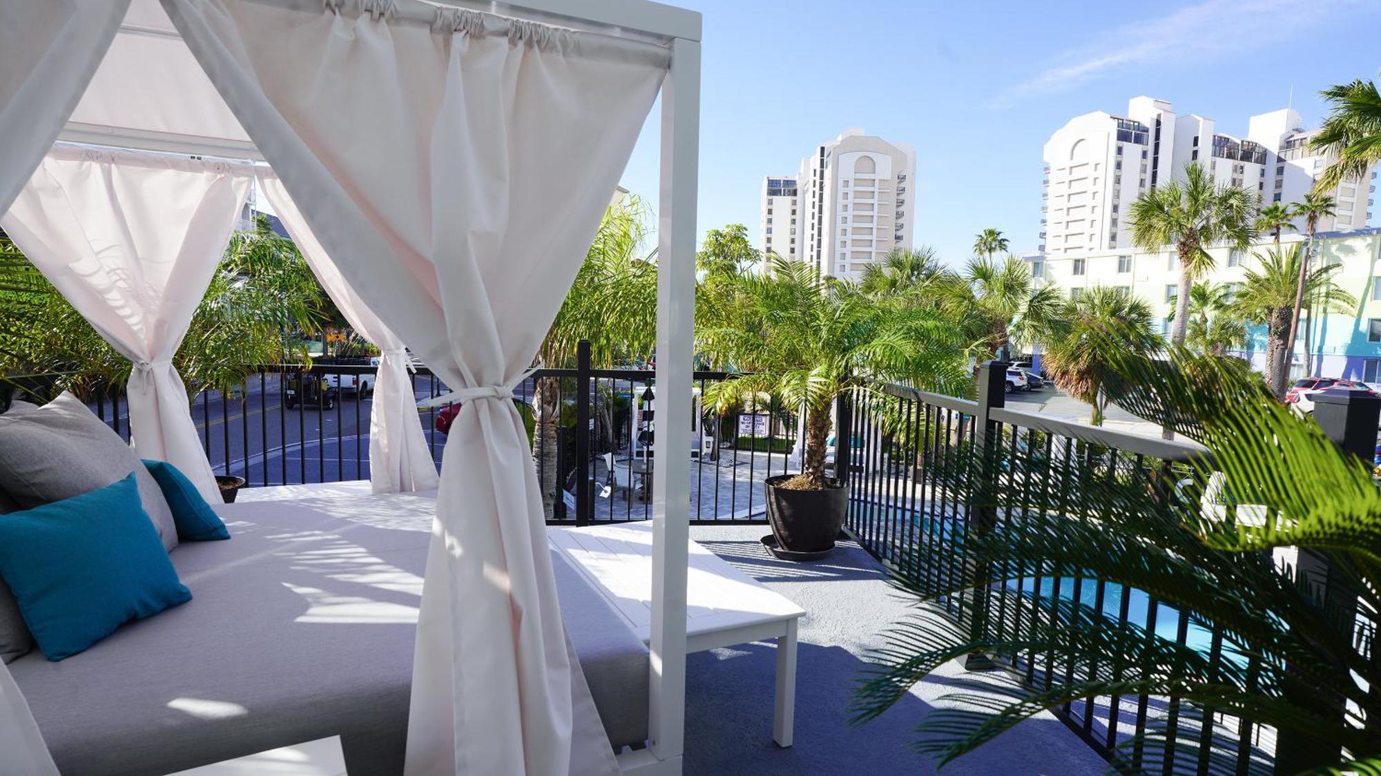Ivory Sands Beach Suites クリアウォーター・ビーチ エクステリア 写真